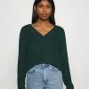 JDYLORI JUSTY V NECK - Pullover - Ponderosa Pine 1 JDYLORI JUSTY V NECK - Pullover - Ponderosa Pine -Promos JDY Boutique a25cf4e71e9a4027a5932f6547145a6c