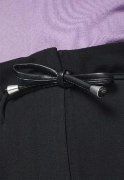 JDYLORELAI PANT - Pantalon Classique - Black 13 JDYLORELAI PANT - Pantalon Classique - Black -Promos JDY Boutique a3b8d32ba9f54a108f5b77918a6746fe