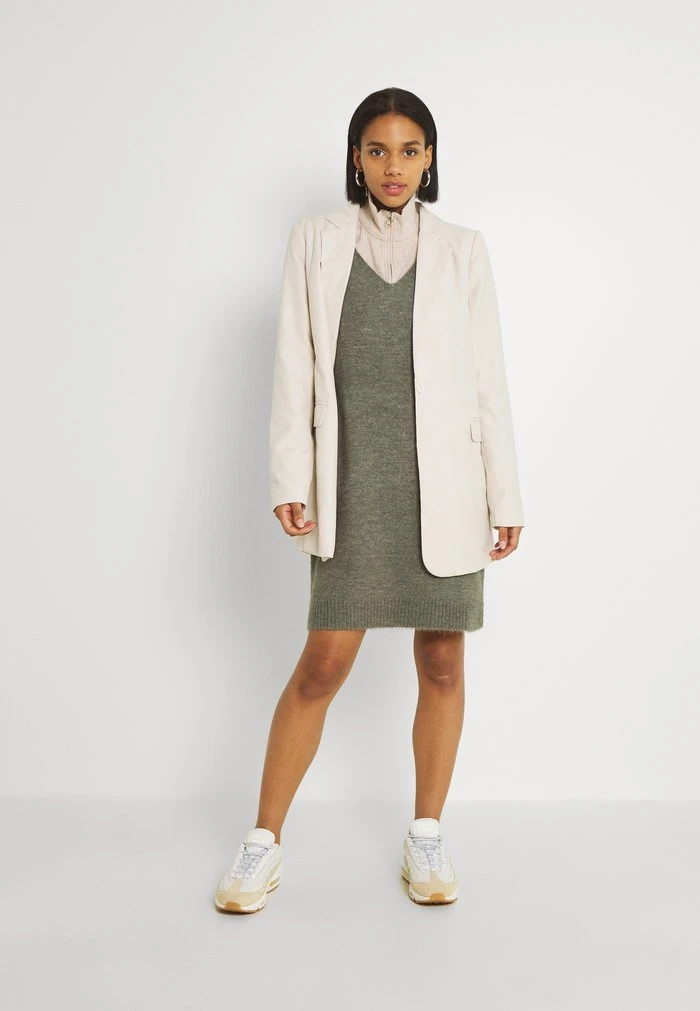 JDYELANORA V NECK DRESS - Robe Pull - Kalamata 4 JDYELANORA V NECK DRESS - Robe Pull - Kalamata – Image 2