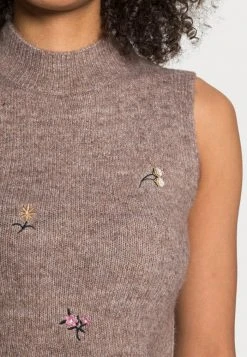 JDYNAT HIGH NECK VEST - Pullover - Mottled Light Brown 11 JDYNAT HIGH NECK VEST - Pullover - Mottled Light Brown -Promos JDY Boutique a888154118b5429e99b9fb54ff17472b