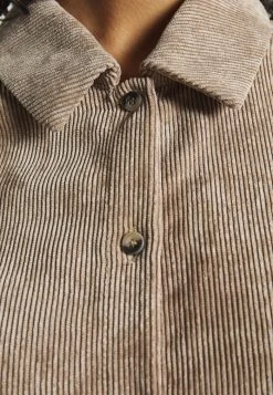 JDYULLA - Blouse - Portabella 13 JDYULLA - Blouse - Portabella -Promos JDY Boutique a98ebe1a22a04877ad0f45b6c203ee7e