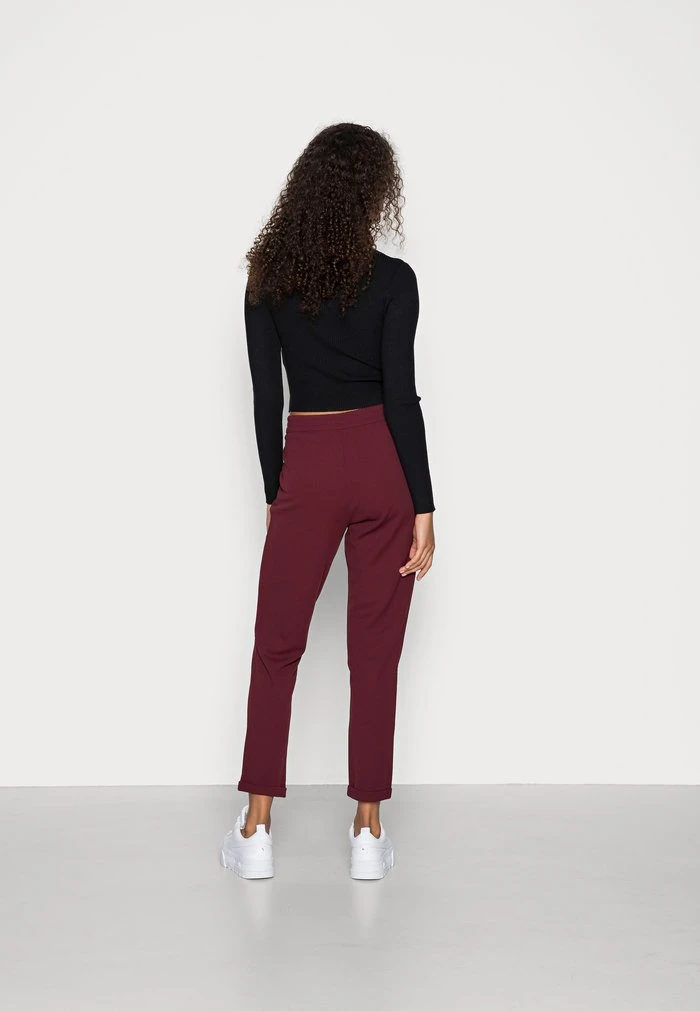JDYDELICIOUS MIA ANCLE SOLID PANT - Pantalon Classique - Windsor Wine 5 JDYDELICIOUS MIA ANCLE SOLID PANT - Pantalon Classique - Windsor Wine – Image 3