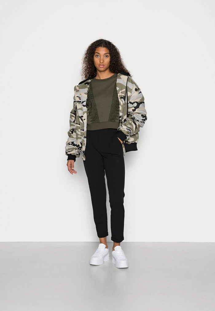 JDYDELICIOUS MIA ANCLE SOLID PANT - Pantalon Classique - Black 4 JDYDELICIOUS MIA ANCLE SOLID PANT - Pantalon Classique - Black – Image 2