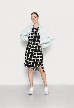 JDYPIPPA - Robe Chemise - Black/white 8 JDYPIPPA - Robe Chemise - Black/white -Promos JDY Boutique b6bf72cfe71644f6b830c3743fc65839