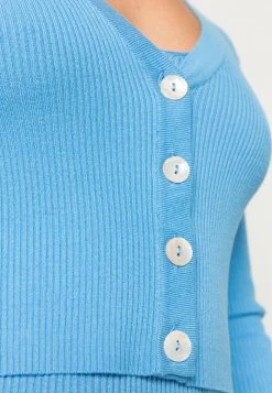 JDYDONNEL CARDIGAN - Gilet - Little Boy Blue 11 JDYDONNEL CARDIGAN - Gilet - Little Boy Blue -Promos JDY Boutique bffb8c4a3556444c9dfe135a6eea1bc5