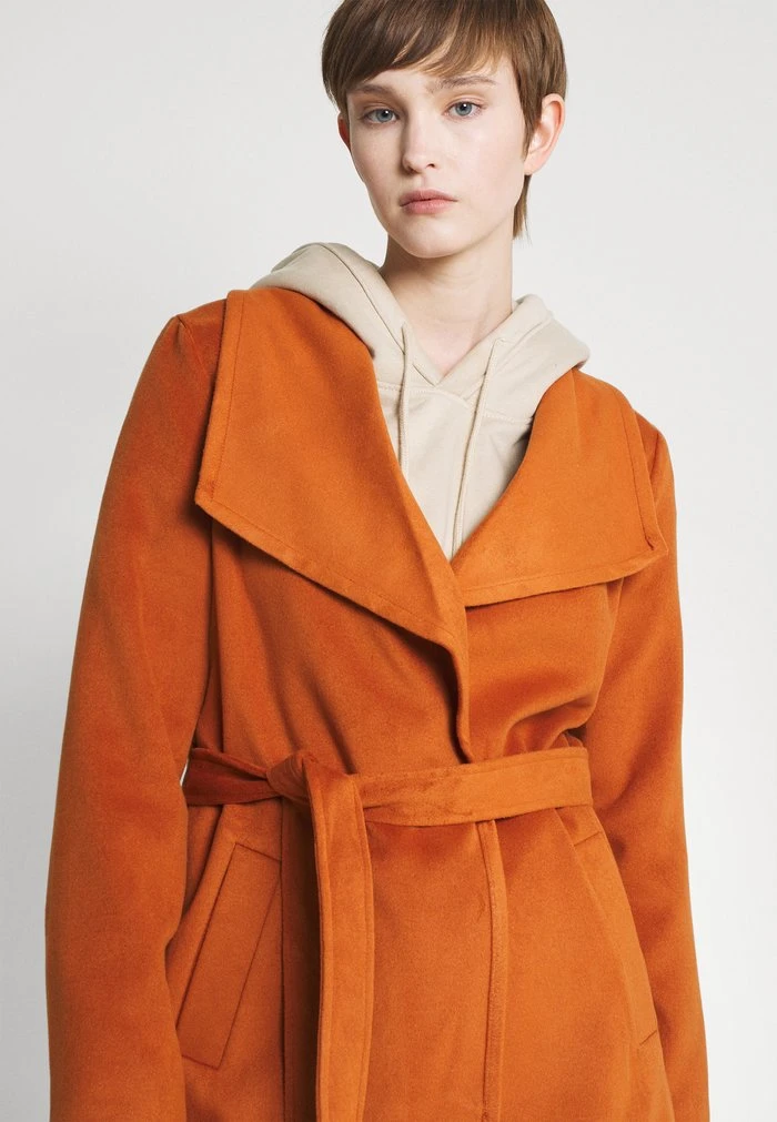 JDYDANNIE ELISE SHORT - Manteau Court - Ginger Bread 6 JDYDANNIE ELISE SHORT - Manteau Court - Ginger Bread – Image 4