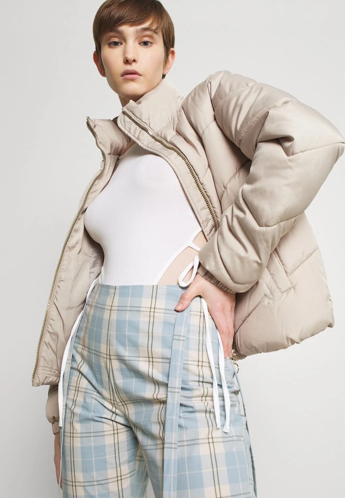 JDYFINNO - Veste D'hiver - Simply Taupe 6 JDYFINNO - Veste D'hiver - Simply Taupe – Image 4