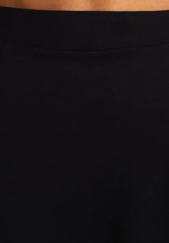 JDYPRETTY - Jupe Trapèze - Black 11 JDYPRETTY - Jupe Trapèze - Black -Promos JDY Boutique c636b5ea33664603bc8a126a31b8a7c6