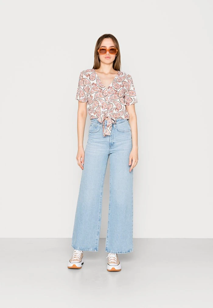 JDY Blouse - Cloud Dancer 4 JDY Blouse - Cloud Dancer – Image 2