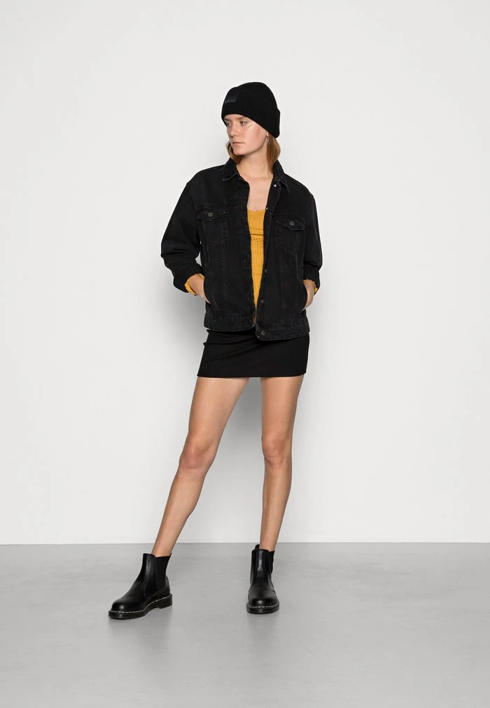 JDYFRANSISKA V NECK - T-shirt à Manches Longues - Harvest Gold 4 JDYFRANSISKA V NECK - T-shirt à Manches Longues - Harvest Gold – Image 2