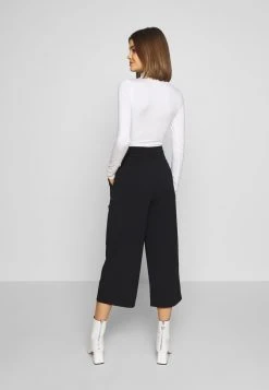 JDYTANJA CULOTTE PANT - Pantalon Classique - Black 9 JDYTANJA CULOTTE PANT - Pantalon Classique - Black -Promos JDY Boutique d6596a42b5eb4fcf9315dc43db4ad36c