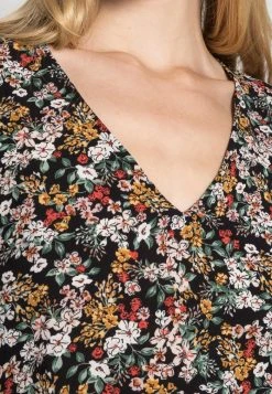 JDYPIPER V NECK - Blouse - Black/multi-coloured 11 JDYPIPER V NECK - Blouse - Black/multi-coloured -Promos JDY Boutique d7a5add5f2624f198371de780801b34e
