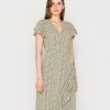 JDYLULU WRAP DRESS - Robe De Jour - Basil/cloud Dancer 2 JDYLULU WRAP DRESS - Robe De Jour - Basil/cloud Dancer -Promos JDY Boutique d82ba1c4c77b42a5b4254768ddb8bdca