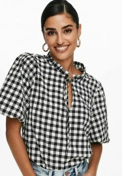 JDY Blouse - Black -Promos JDY Boutique d8d20d55147f4880b6cb1449c2ecdd7d