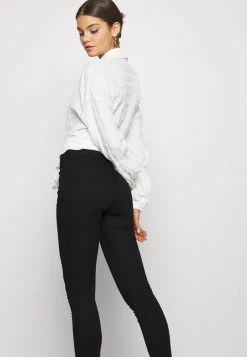 JDYNEWNIKKI LIFE - Jeans Skinny - Black Denim -Promos JDY Boutique e0c501e1b51349d39caa7514df31170a