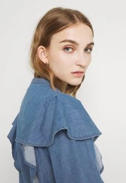 JDYAVA - Blouse - Medium Blue Denim -Promos JDY Boutique e1ce71512a364520bc16f0d9f73fea80