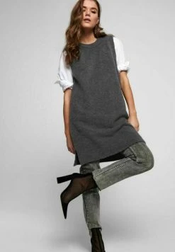 JDY Robe Pull - Dark Grey Melange 12 JDY Robe Pull - Dark Grey Melange -Promos JDY Boutique e3cde22b60794c4c920329a7f7e4827d