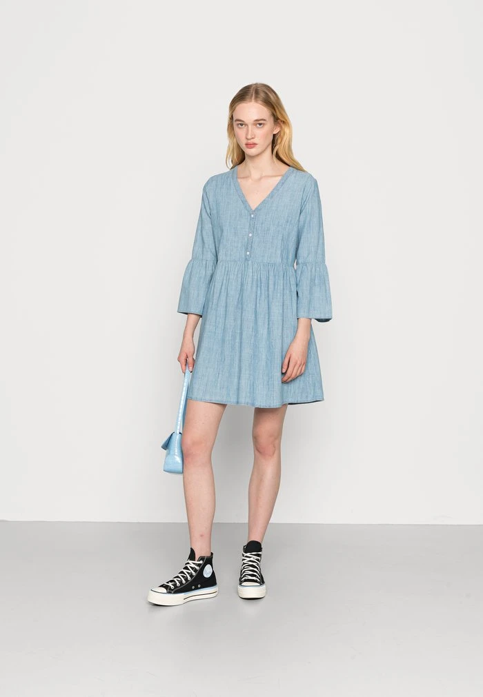 JDYDICTE CHAMBRAY DRESS - Robe De Jour - Blue Denim 4 JDYDICTE CHAMBRAY DRESS - Robe De Jour - Blue Denim – Image 2