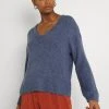 JDYPHILINA V NECK - Pullover - Coastal Fjord 1 JDYPHILINA V NECK - Pullover - Coastal Fjord -Promos JDY Boutique e96dd1695546497286dee8370a1c9666