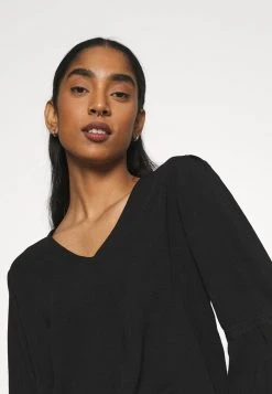 JDYLAURA - T-shirt à Manches Longues - Black 11 JDYLAURA - T-shirt à Manches Longues - Black -Promos JDY Boutique ec3cdd66f4344879900928a8683a97c7