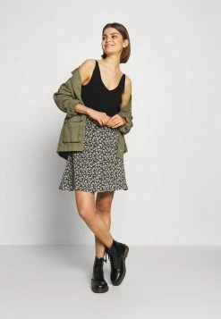 JDYNANNA - Débardeur - Black 8 JDYNANNA - Débardeur - Black -Promos JDY Boutique edb0a2153df94127b650f6bf87c77e6b