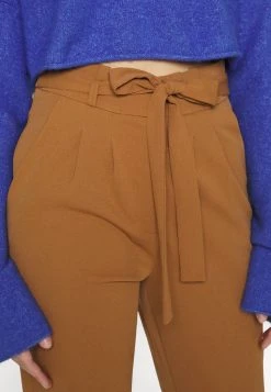 JDYTANJA PANT - Pantalon Classique - Toasted Coconut 11 JDYTANJA PANT - Pantalon Classique - Toasted Coconut -Promos JDY Boutique ee969556c3fb41d0b57ee565bb2ef0de