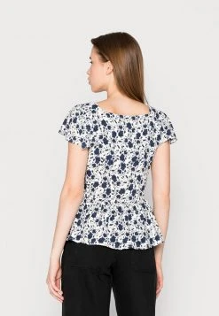 JDYSTARR LIFE CAP SLEEVE - Blouse - Cloud Dancer Blue Indigo -Promos JDY Boutique f7dd65cc2ba64e608bc0bc7ce7a76a79