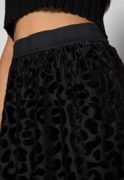 JDYGIA SKIRT - Jupe Trapèze - Black 11 JDYGIA SKIRT - Jupe Trapèze - Black -Promos JDY Boutique f9e91098a4ab45ceab0faa934211c32e