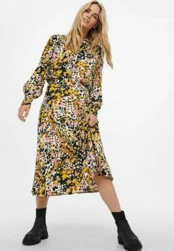 JDY GEMUSTERTER - Jupe Trapèze - Black 2 11 JDY GEMUSTERTER - Jupe Trapèze - Black 2 -Promos JDY Boutique ff61fdc91ac5403fafe77ff0895995c4